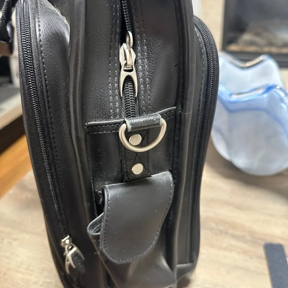 TARGUS LEATHER CORPORATE TRAVELER 15